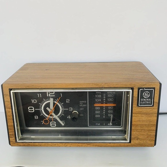 Vintage 1980’s General Electric Clock Radio Alarm Model 7-455OD - Picture 1 of 9